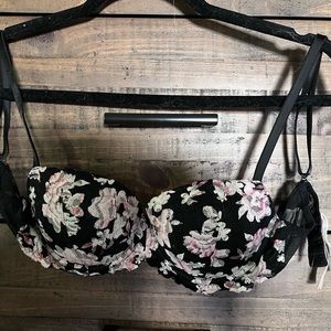 Victoria’s Secret Pink date night push-up bra
